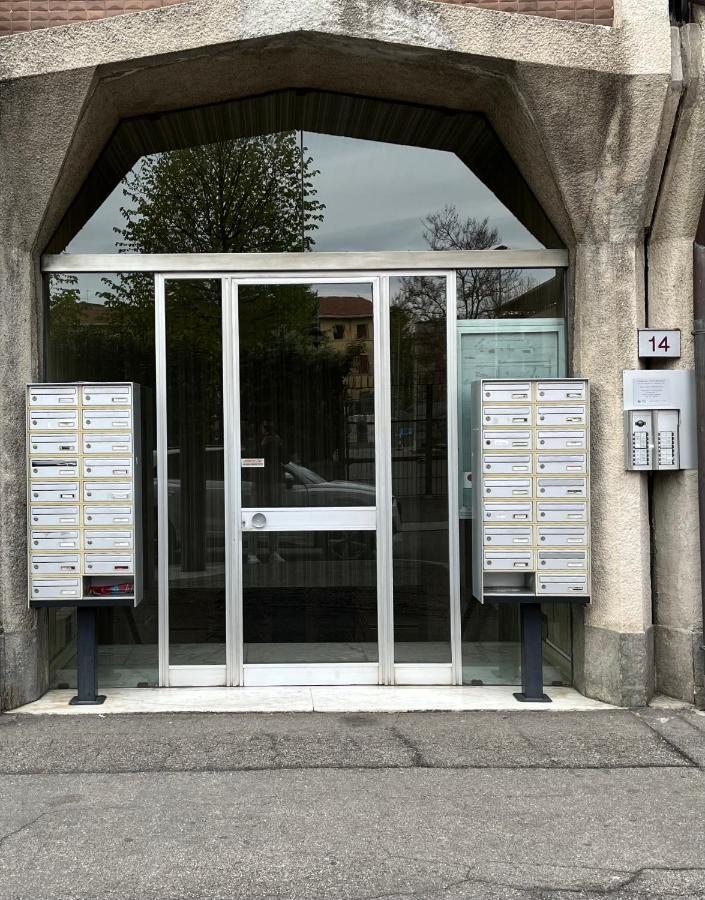 Apartamento Bilocale In Centro - 10Km Da Malpensa Gallarate Exterior foto