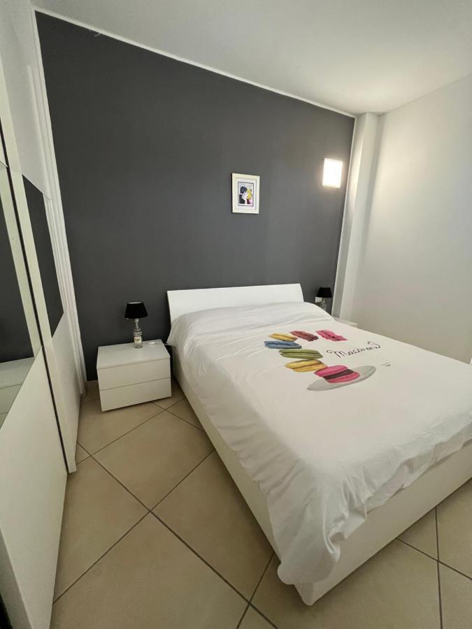 Apartamento Bilocale In Centro - 10Km Da Malpensa Gallarate Exterior foto